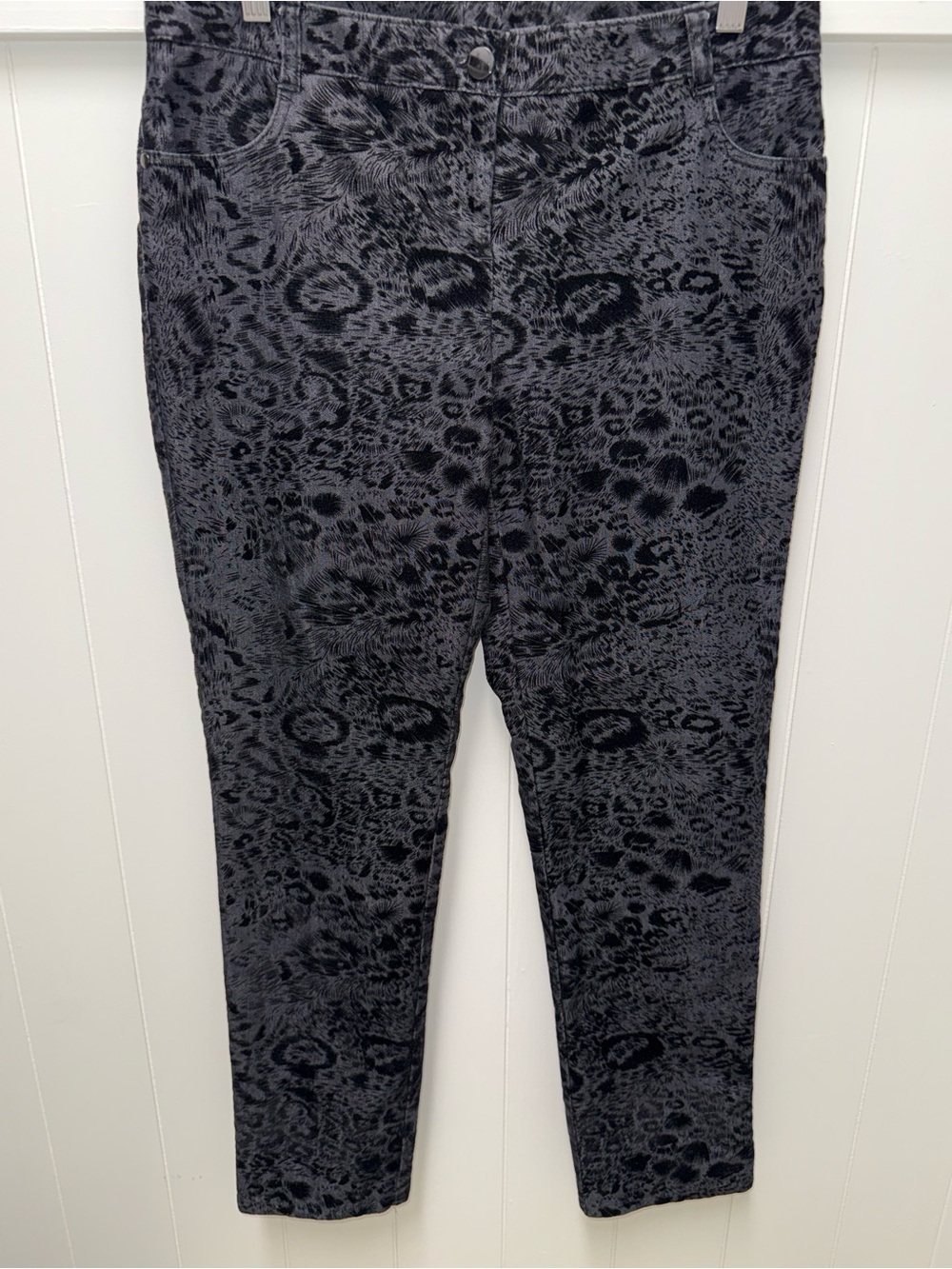 Attyre New York Size 6 Gray Black Animal Print Skinny Ankle Pants Stretch